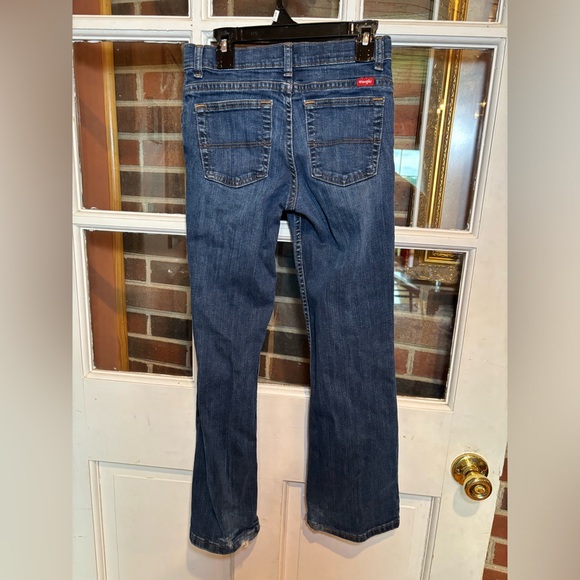 Wrangler Youth Boys 12 regular. Has adjustable elastic waist band. Some fraying - Picture 6 of 10